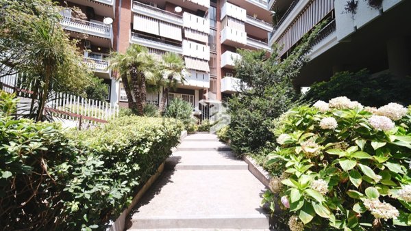 appartamento in vendita a Roma in zona Mostacciano
