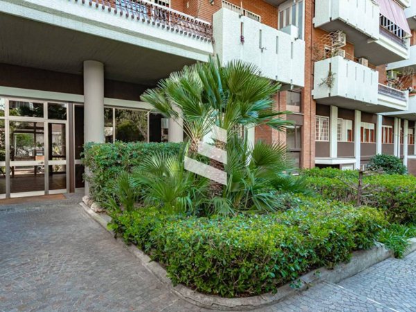 ufficio in vendita a Roma in zona Mostacciano