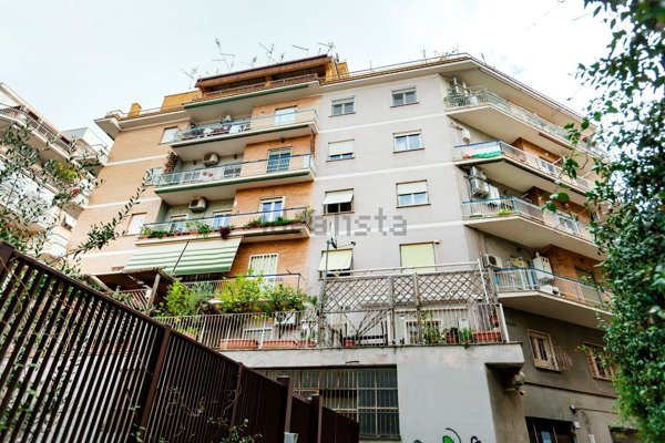 appartamento in vendita a Roma in zona Appio Latino