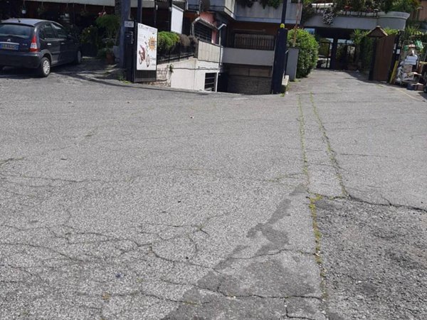 negozio in vendita a Roma in zona Borghesiana