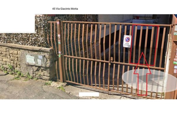 negozio in vendita a Roma in zona Tor Bella Monaca