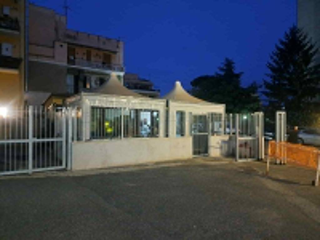 negozio in vendita a Roma in zona Ponte Mammolo