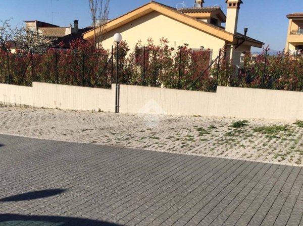 appartamento in vendita a Roma in zona Casal Morena