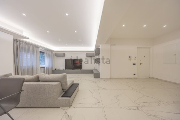 appartamento in vendita a Roma in zona EUR