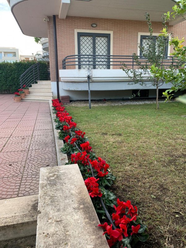 casa indipendente in vendita a Roma in zona Mezzocammino