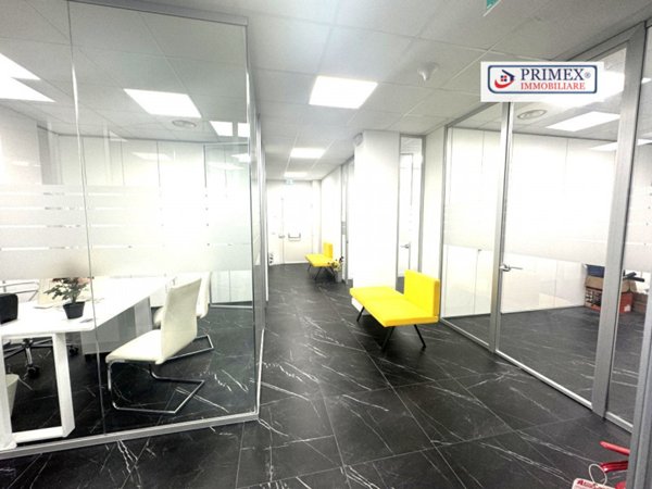 ufficio in vendita a Roma in zona Ardeatino