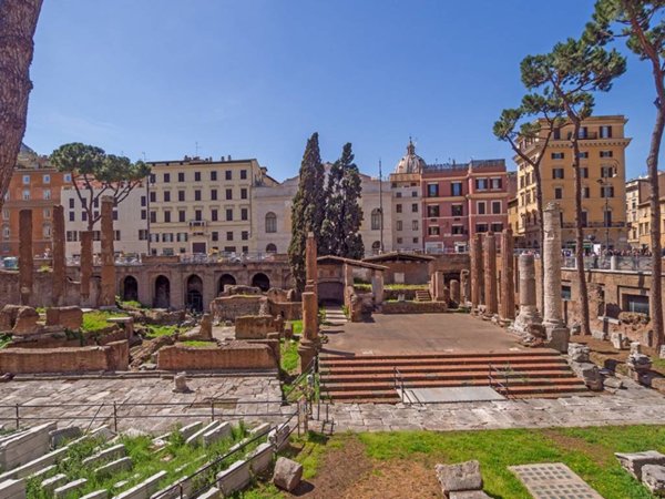 appartamento in vendita a Roma in zona Parione/Sant'Eustachio