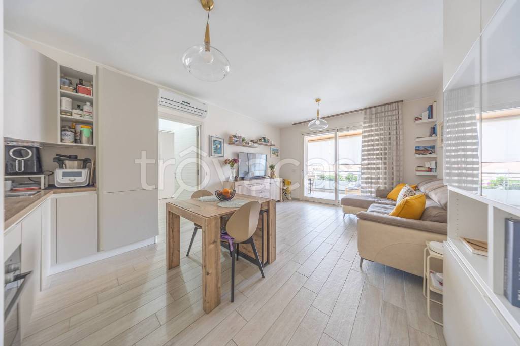 appartamento in vendita a Roma in zona Giuliano Dalmata