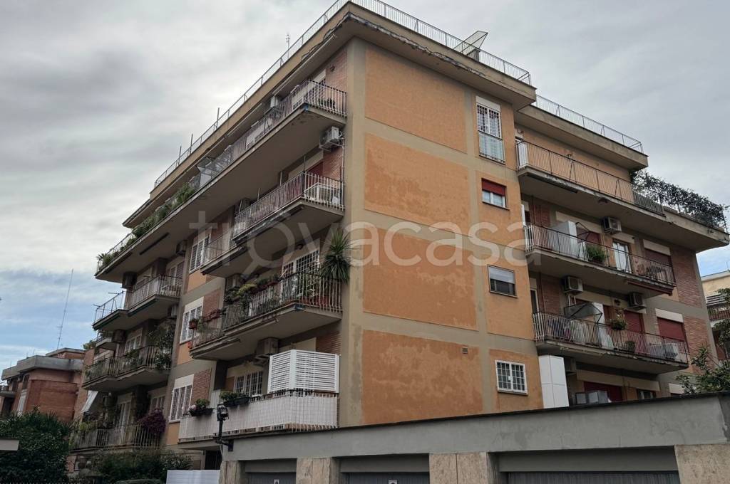 appartamento in vendita a Roma in zona Gianicolense