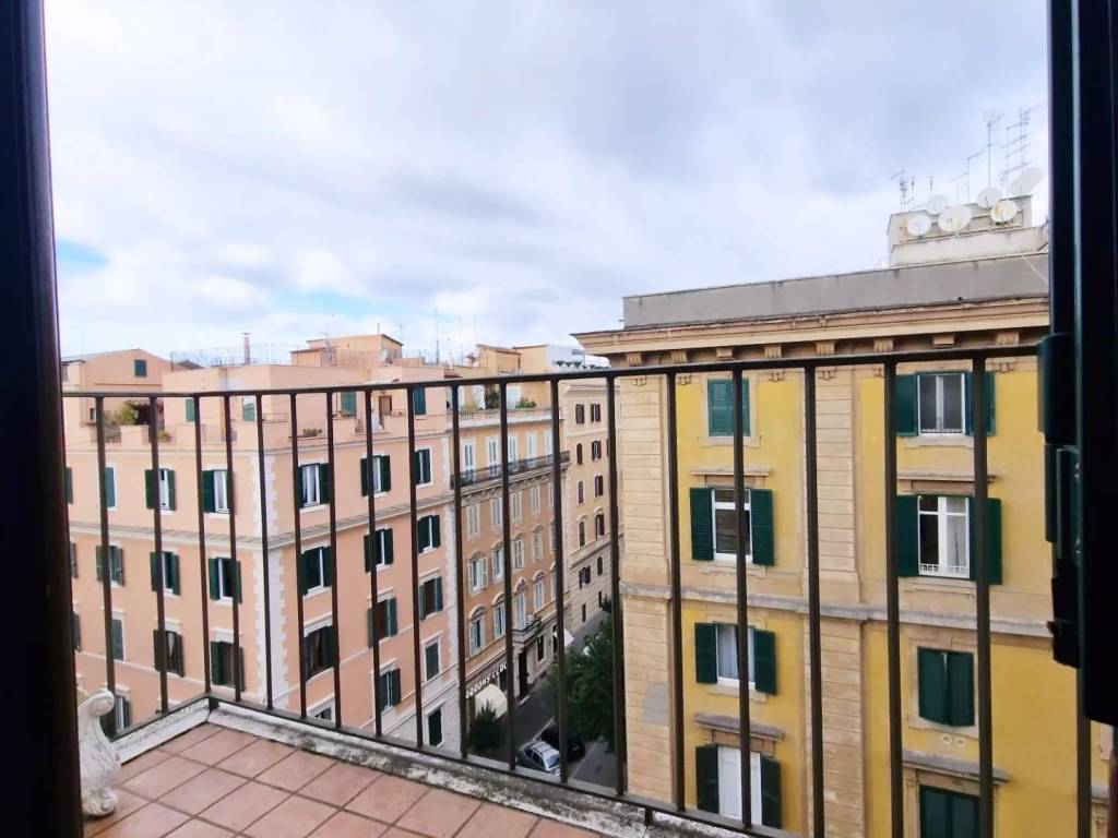 appartamento in vendita a Roma in zona Rione Prati