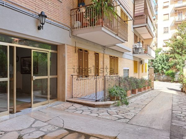 appartamento in vendita a Roma in zona Don Bosco
