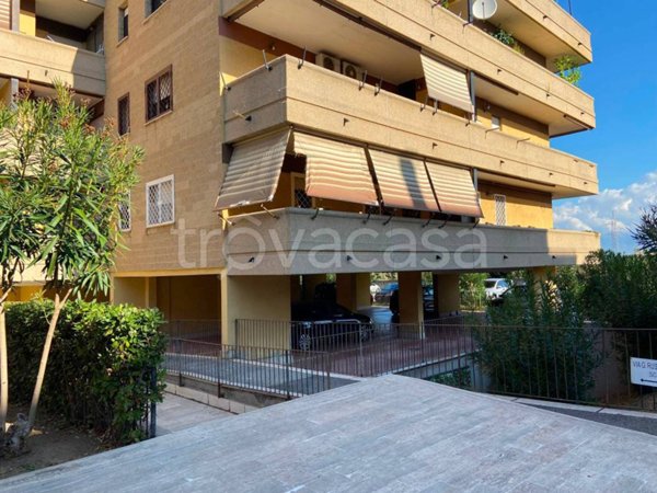 appartamento in vendita a Roma in zona Ponte di Nona