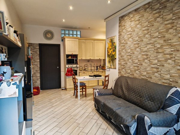 appartamento in vendita a Roma in zona Torre Angela