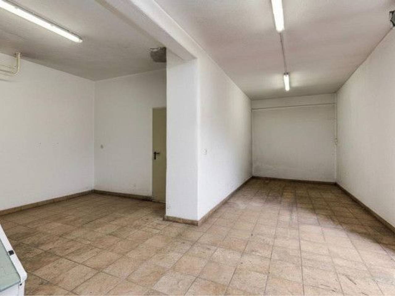 negozio in vendita a Roma in zona Ostiense