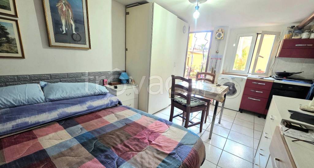 appartamento in vendita a Roma in zona Colle del Sole