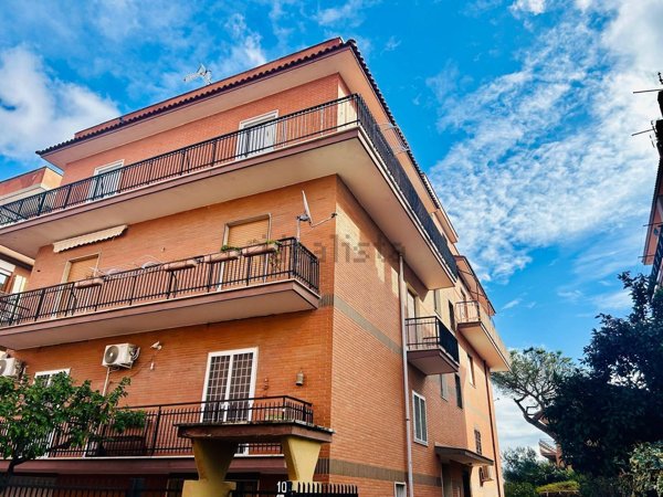 appartamento in vendita a Roma in zona Portuense
