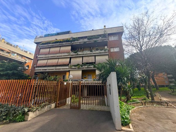 appartamento in vendita a Roma in zona Cinecittà
