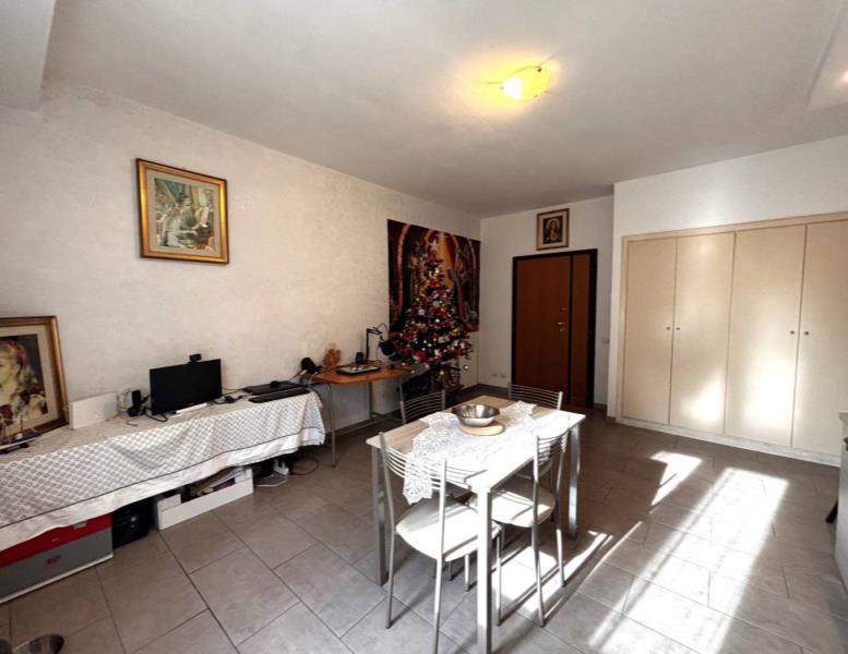 appartamento in vendita a Roma in zona Valle Muricana