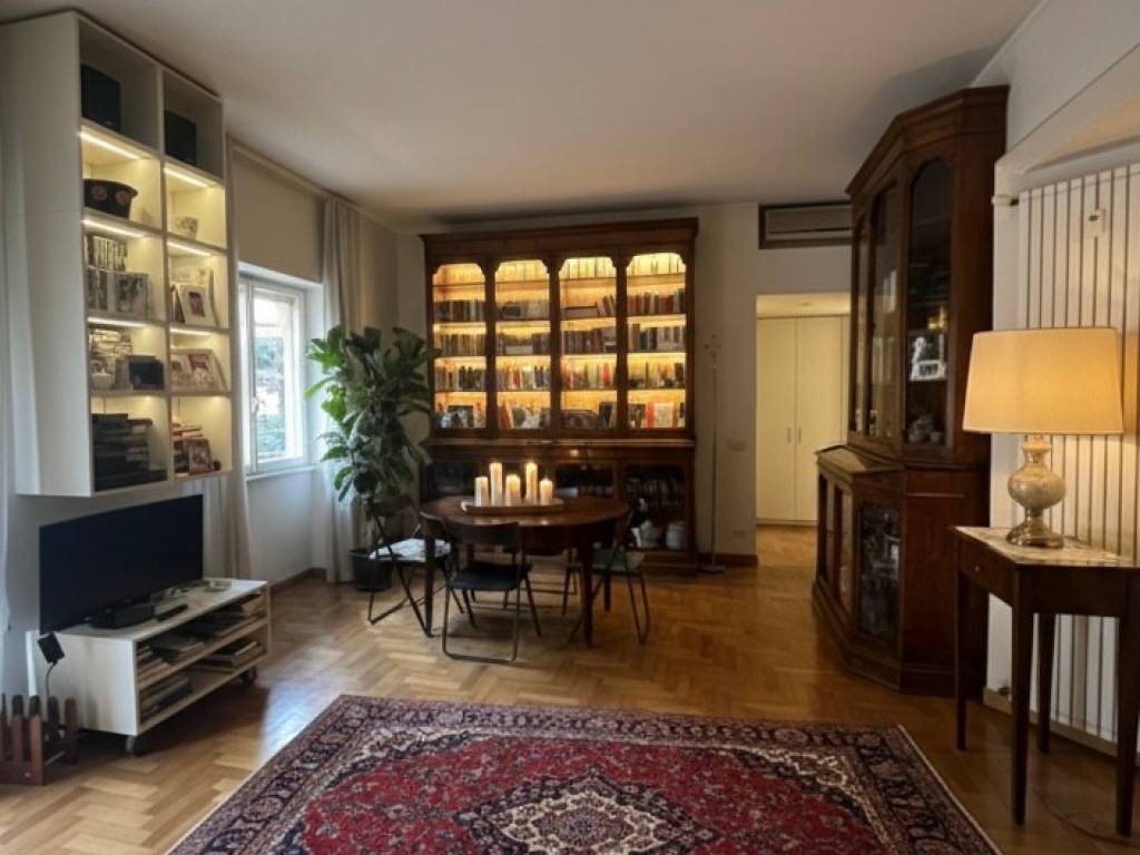 appartamento in vendita a Roma in zona Ostiense