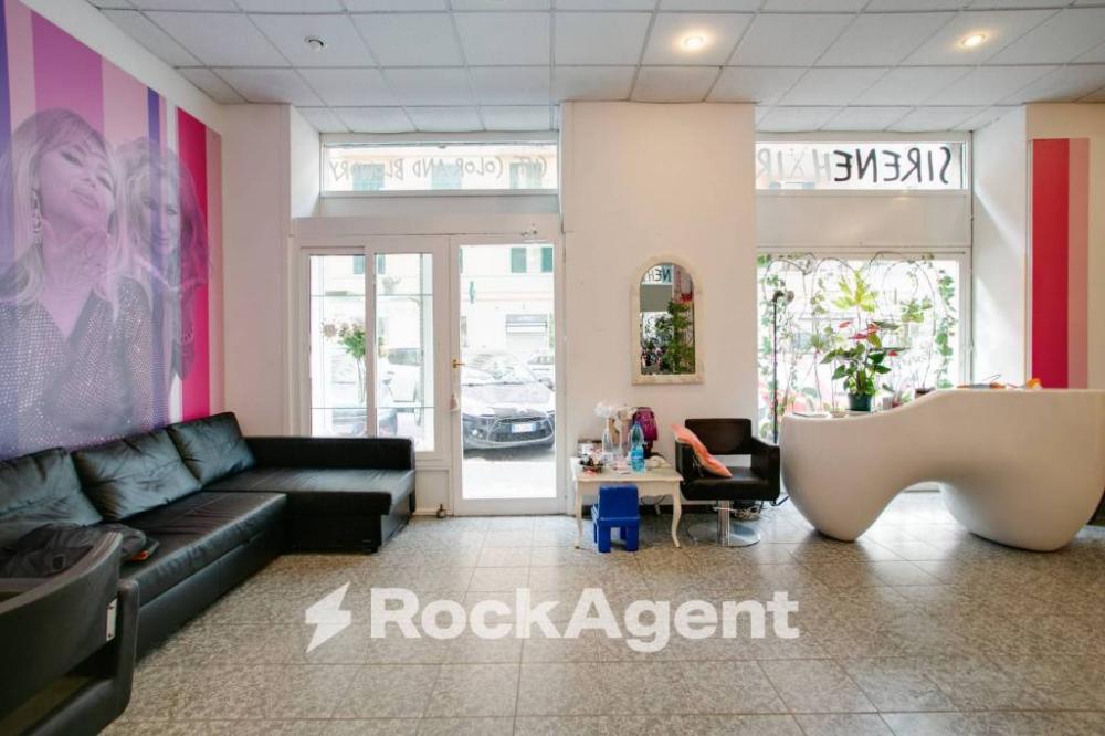 negozio in vendita a Roma in zona Appio Latino