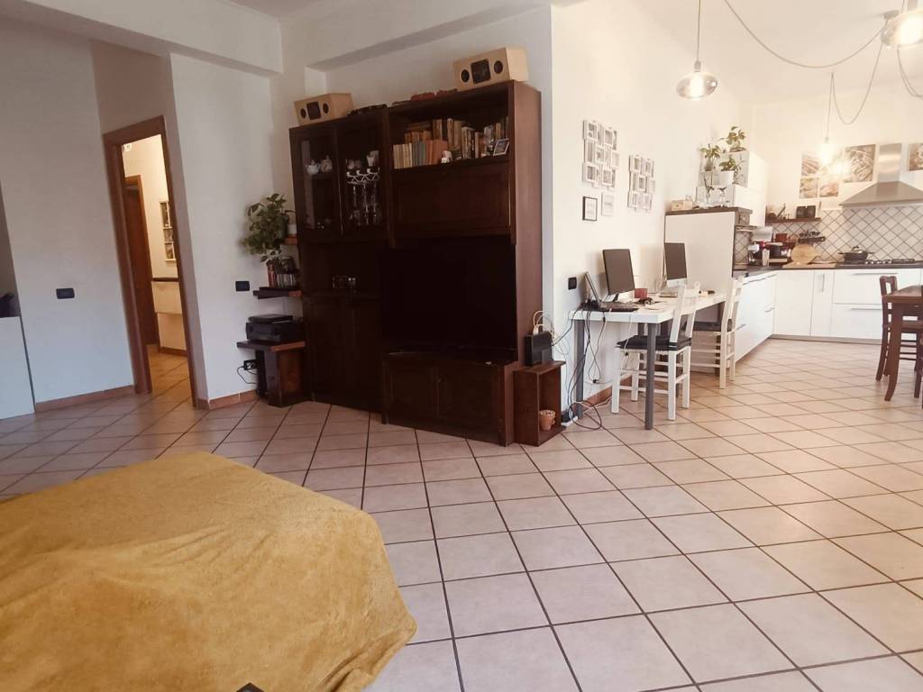 appartamento in vendita a Roma in zona Ostia