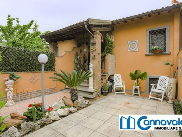 casa indipendente in vendita a Roma in zona Infernetto