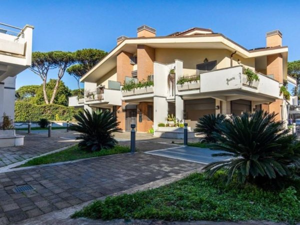 appartamento in vendita a Roma in zona Casal Palocco