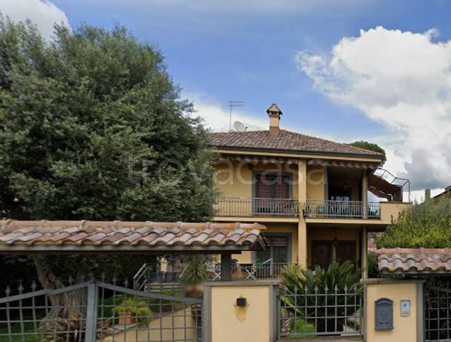 appartamento in vendita a Roma in zona Torre Gaia