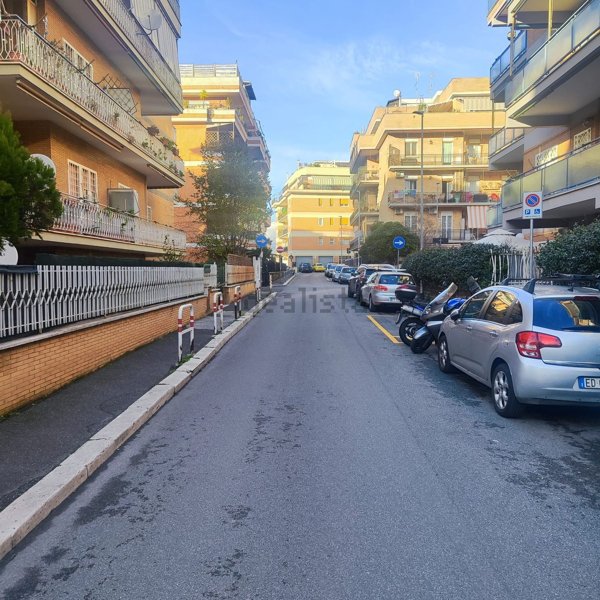 appartamento in vendita a Roma in zona Corviale