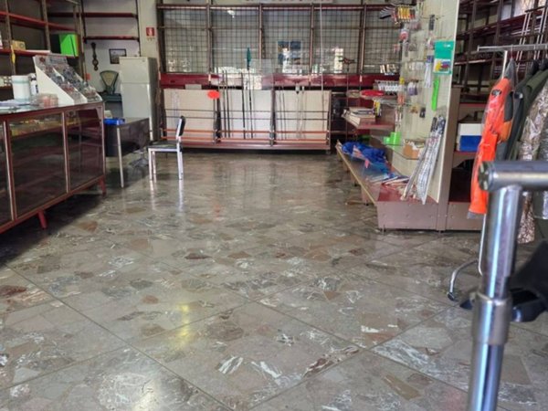 negozio in vendita a Roma in zona Torre Maura