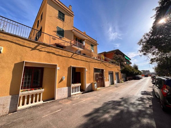 appartamento in vendita a Roma in zona Appio Latino