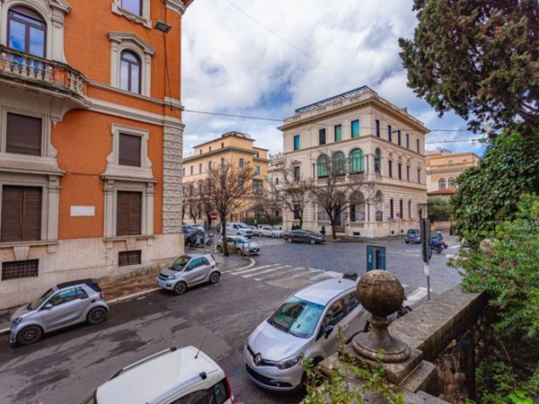 appartamento in vendita a Roma in zona Campo Marzio