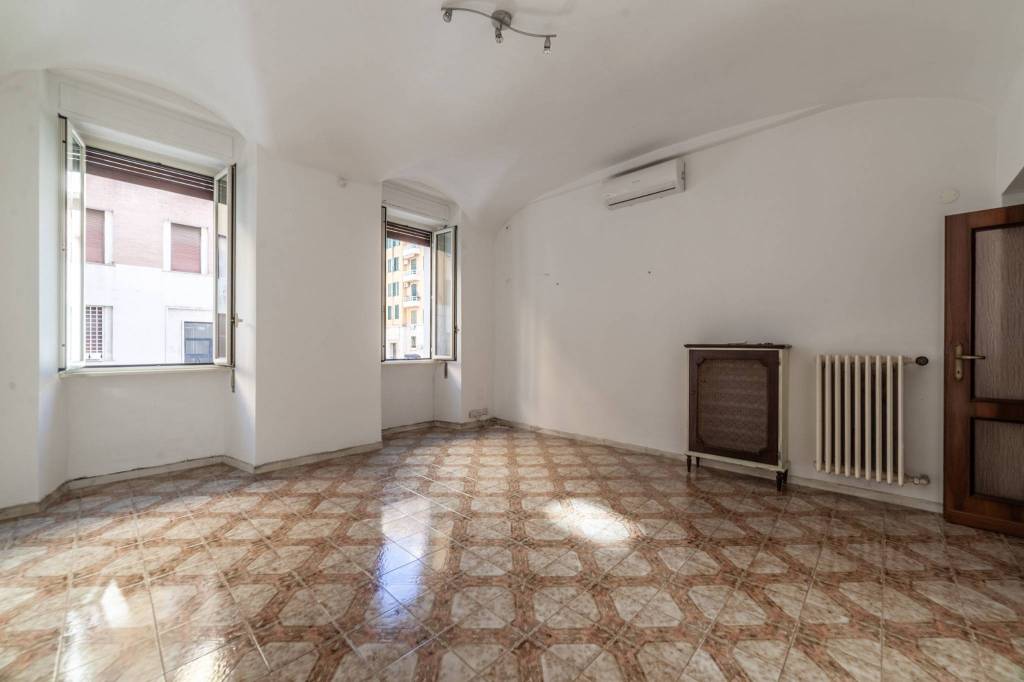 appartamento in vendita a Roma in zona Appio Latino