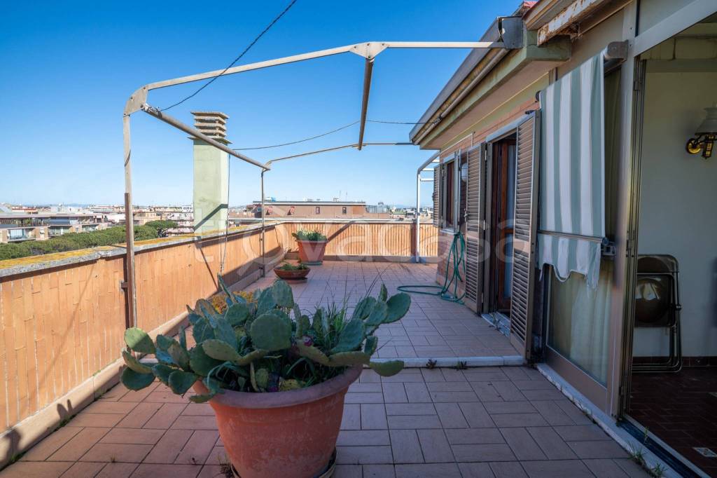 appartamento in vendita a Roma in zona Ostia