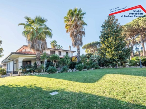 casa indipendente in vendita a Roma in zona Infernetto