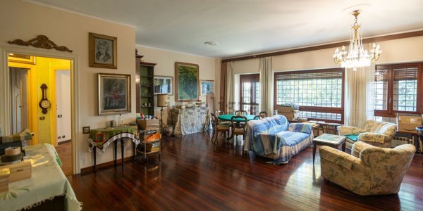 appartamento in vendita a Roma in zona Tomba di Nerone