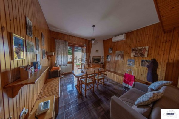 appartamento in vendita a Roma in zona Tomba di Nerone