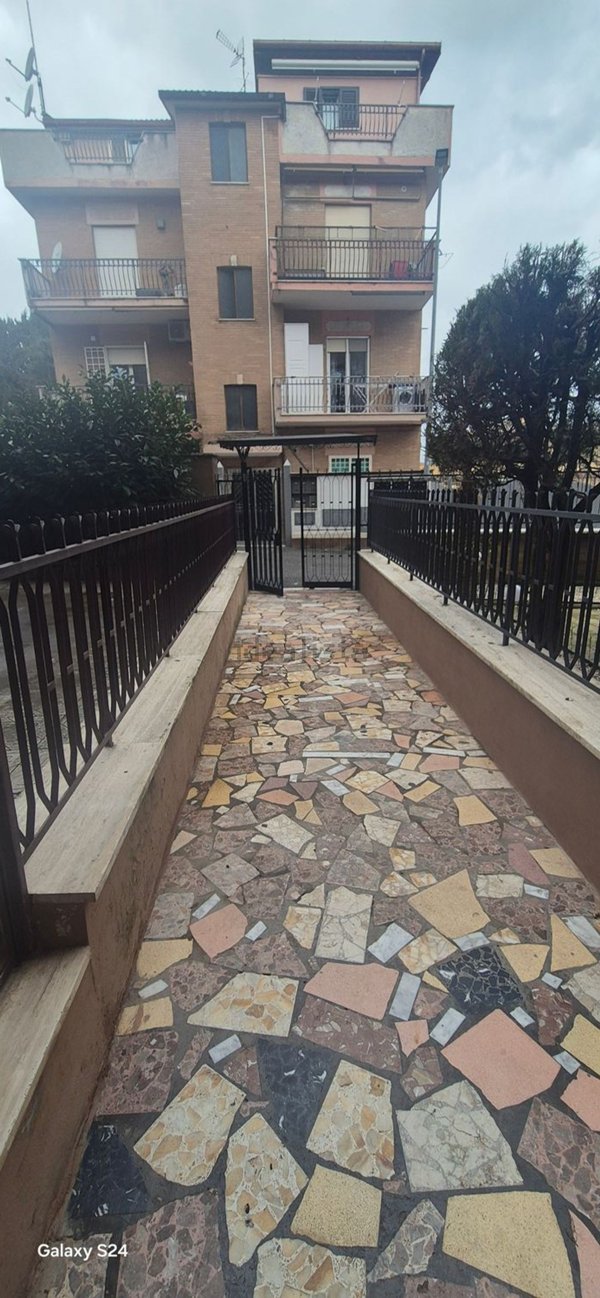 appartamento in vendita a Roma in zona Tor Bella Monaca