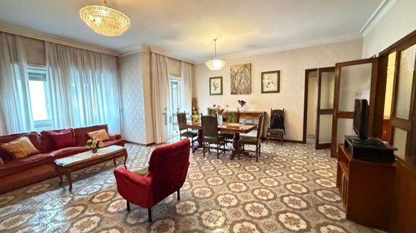 appartamento in vendita a Roma in zona Ardeatino