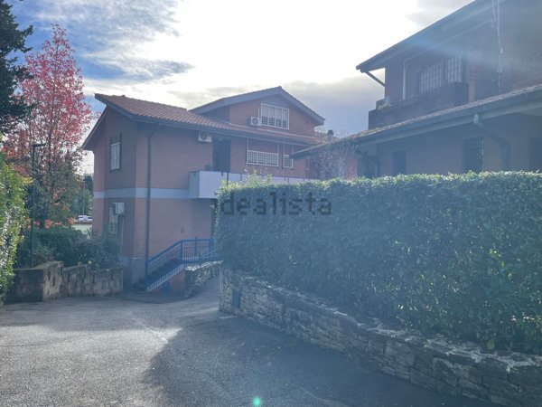 appartamento in vendita a Roma in zona Tomba di Nerone