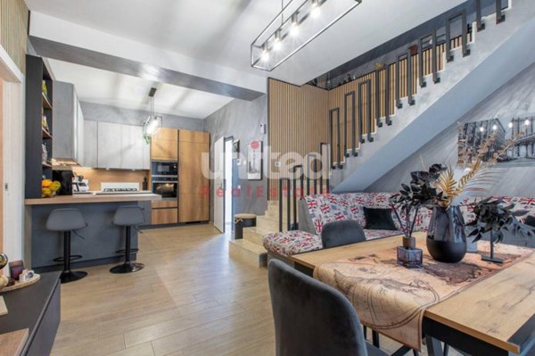 casa indipendente in vendita a Roma in zona Acilia