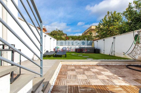 casa indipendente in vendita a Roma in zona Acilia