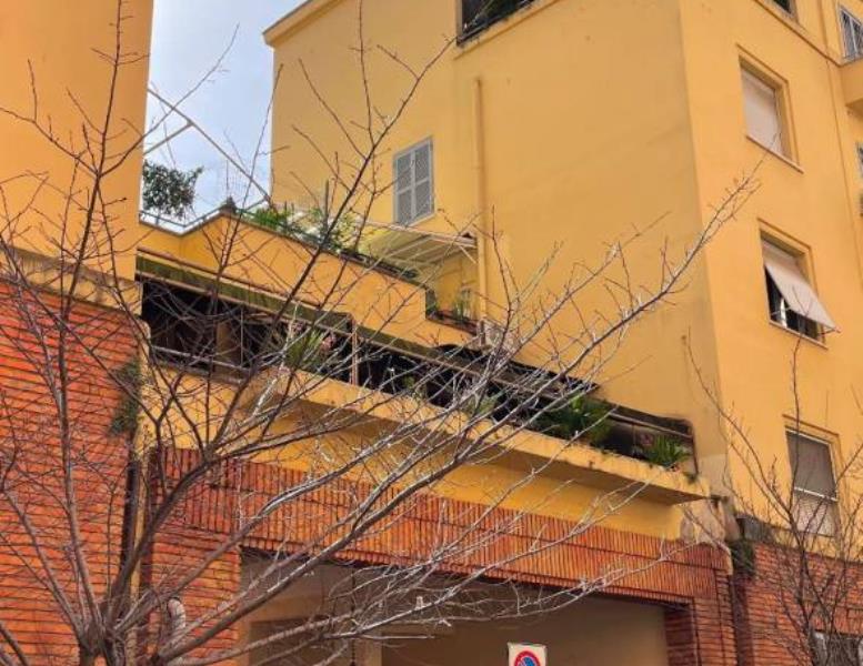 appartamento in vendita a Roma in zona Tuscolano