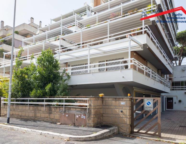 appartamento in vendita a Roma in zona EUR