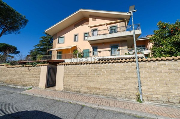 appartamento in vendita a Roma in zona Osteria del Curato