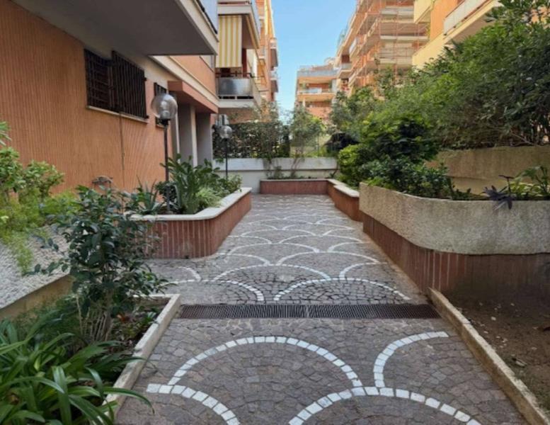 appartamento in vendita a Roma in zona Ostia