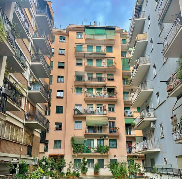 appartamento in vendita a Roma in zona Appio Latino