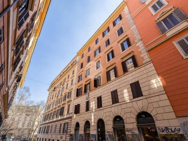 appartamento in vendita a Roma in zona Trastevere