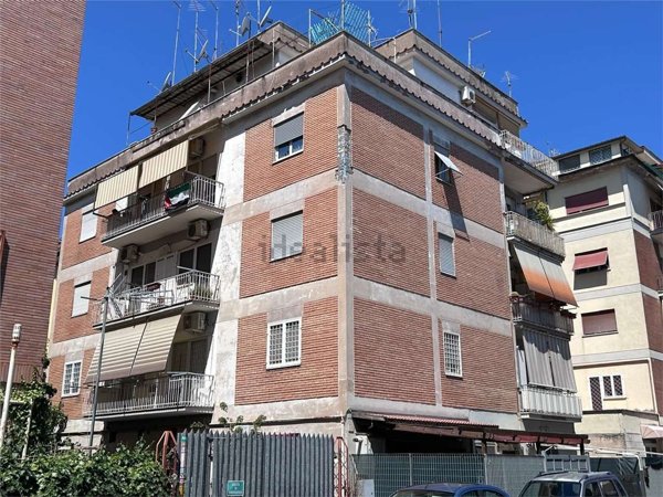 appartamento in vendita a Roma in zona Torre Maura