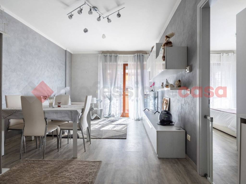 appartamento in vendita a Roma in zona Prenestino-Labicano